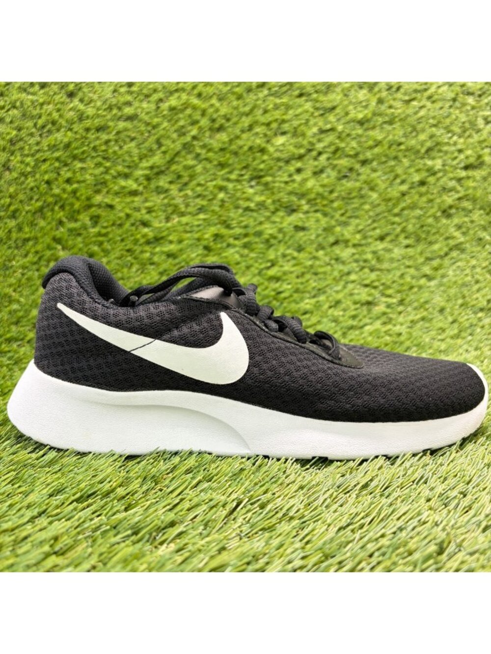 Nike Tanjun Womens Size 6.5 Black White Athletic Running Walking Shoes Sneakers